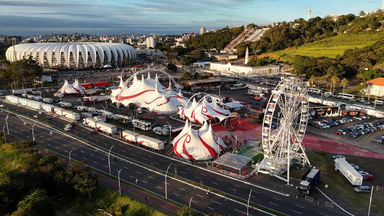 Komprão Atacadista é patrocinador oficial da temporada 2026 do Mirage Circus em Balneário Camboriú