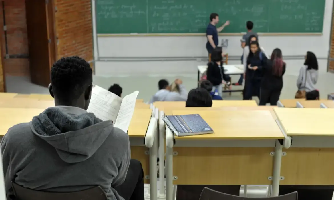 Lei de Santa Catarina que proíbe cotas raciais é questionada na Justiça