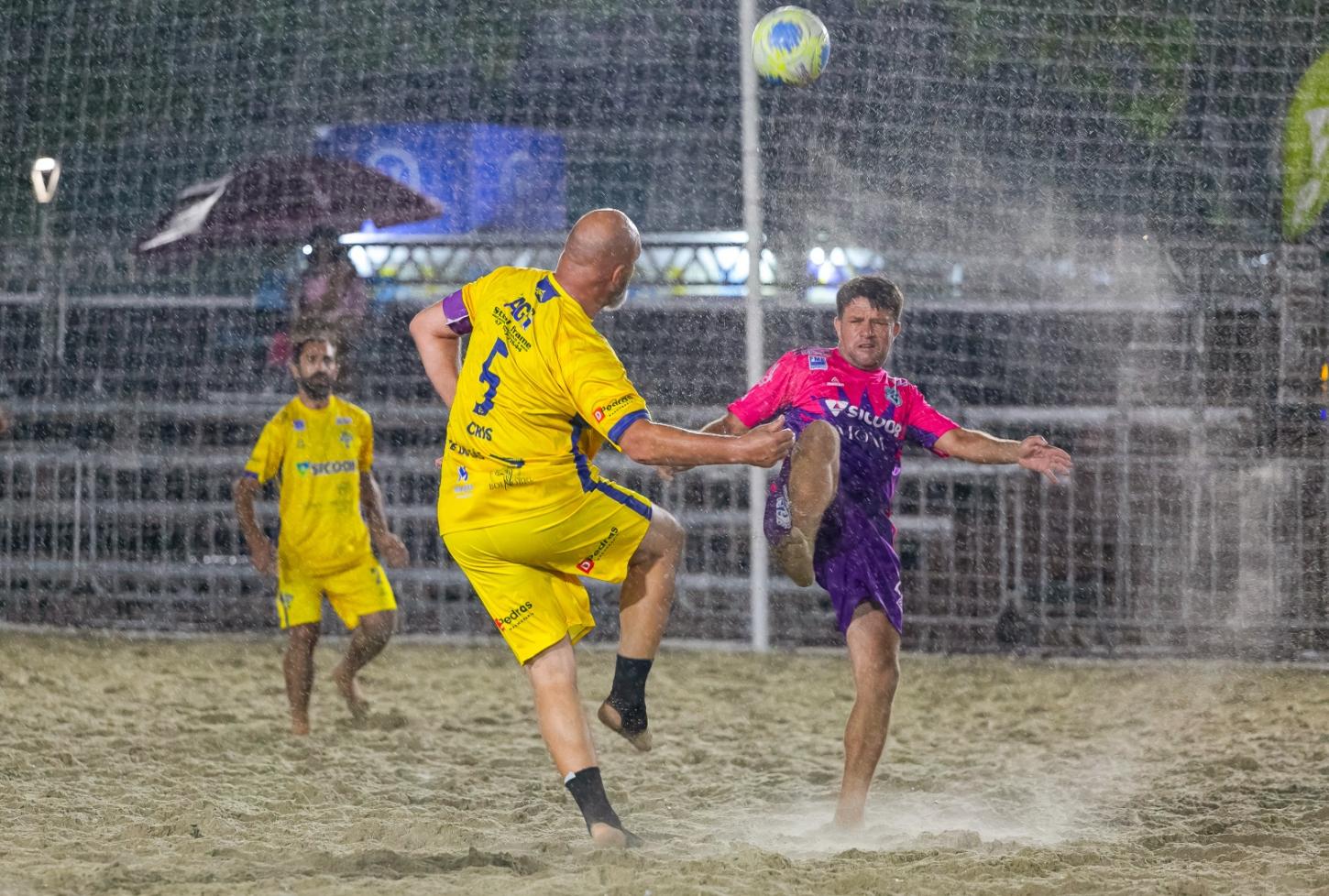 5ª Rodada do Campeonato de Futebol de Areia inicia na Praia Central de Balneário Camboriú