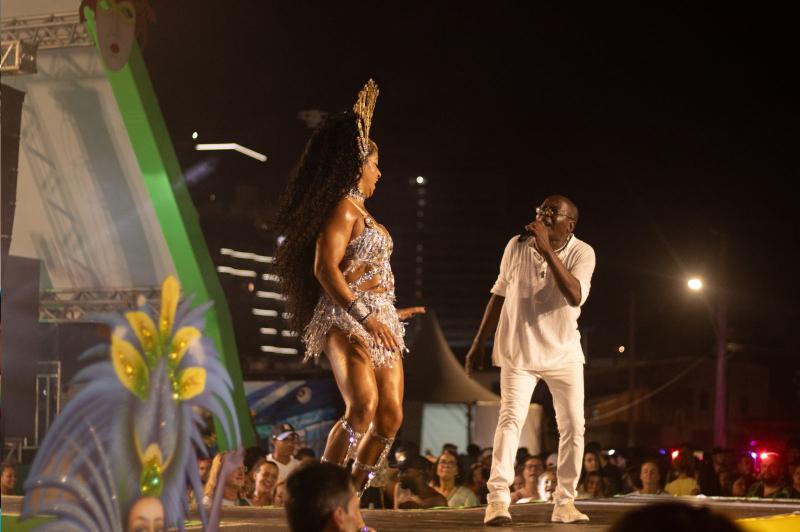 Em Itajaí Vila do Carnaval recebe 12 mil foliões no domingo (15)