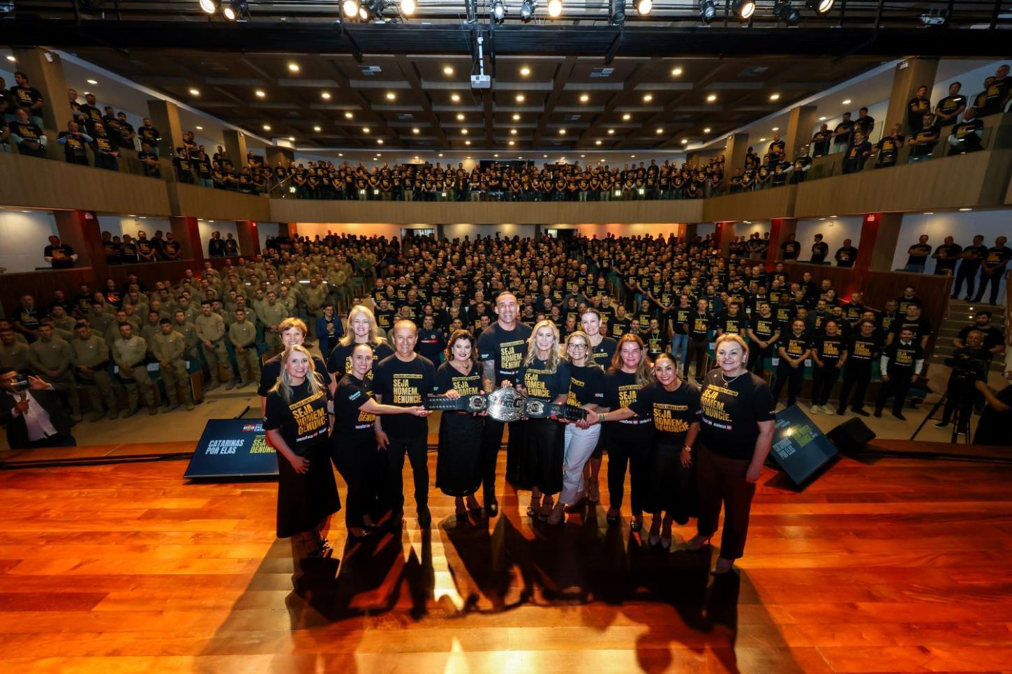 Em nova etapa do Catarinas por Elas, governador mobiliza homens contra a violência doméstica
