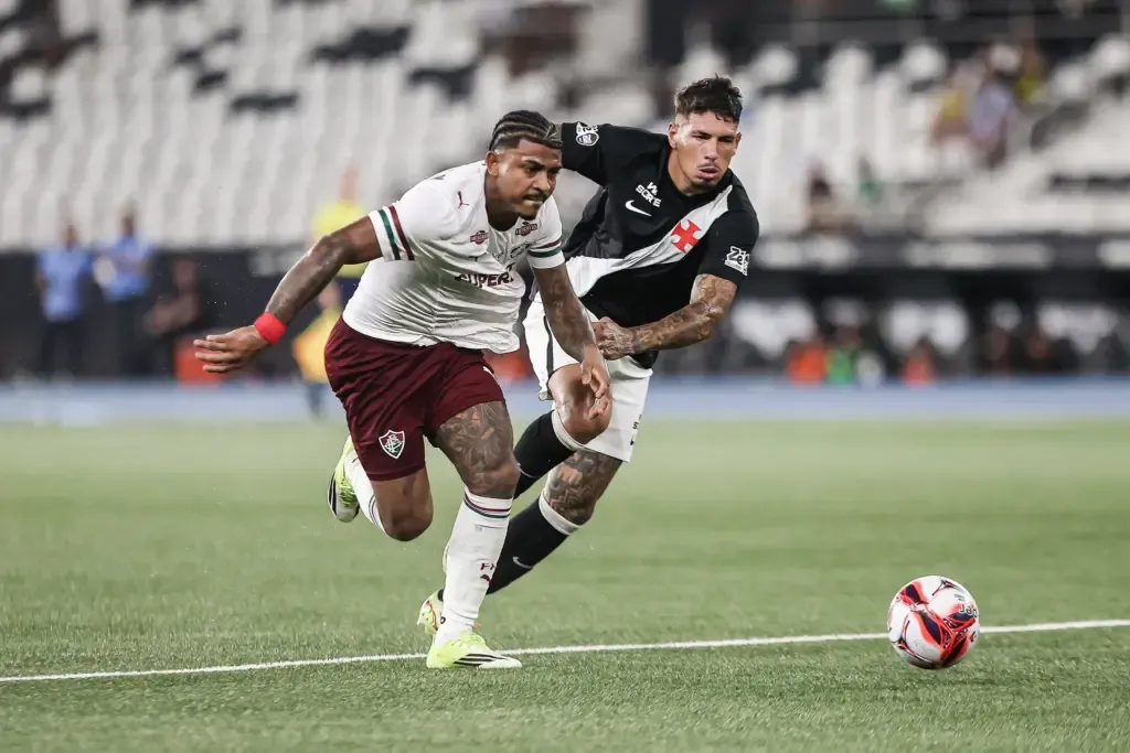 Fluminense segura vitória com um a menos no Campeonato Carioca