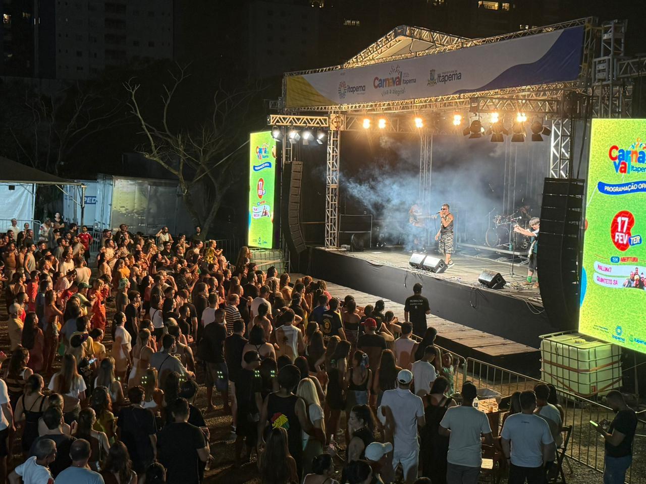 Maskavo anima quarta noite do Carnaval de Itapema na Arena Viva Verão