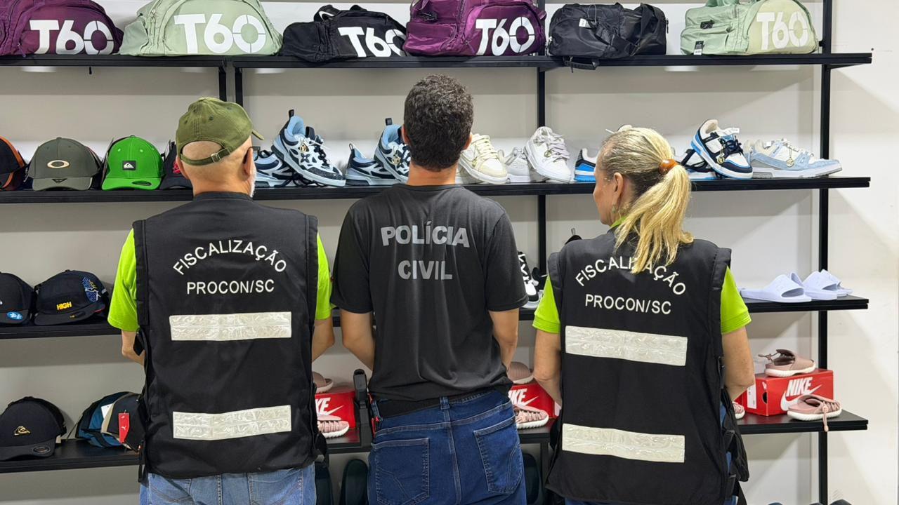 Operação da Polícia Civil apreende R$ 2,3 milhões em produtos piratas em Santa Catarina