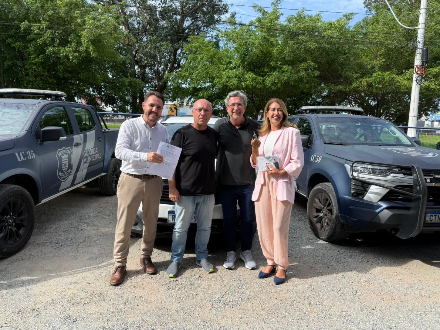 Prefeitura de Balneário Camboriú recebe veículos doados pela Câmara de Vereadores para reforçar serviços públicos