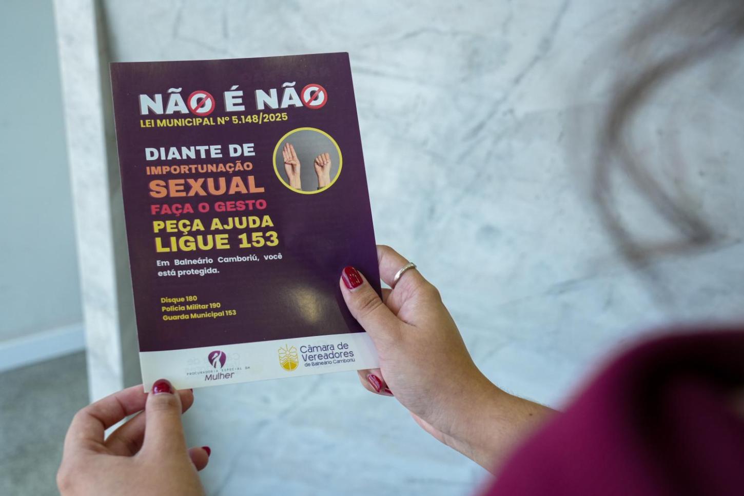 Procuradoria da Mulher da Câmara de Balneário Camboriú promove ação “Por Elas, Com Elas: Por um Carnaval mais seguro”
