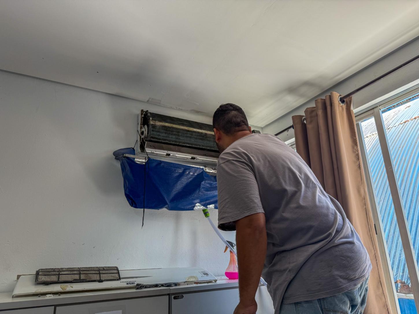 Unidades de ensino passam por manutenção nos ares-condicionados durante o feriado de Carnaval