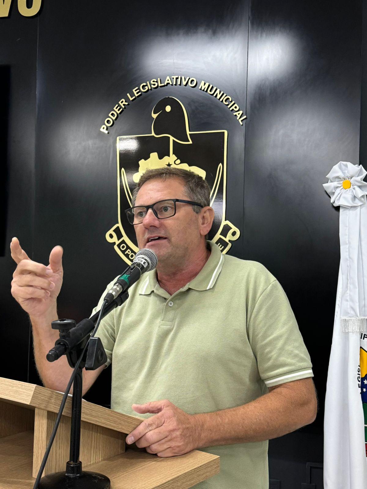 Vereador Mito cobra cumprimento da Lei Federal que reconhece professores da educação infantil como integrantes do magistério