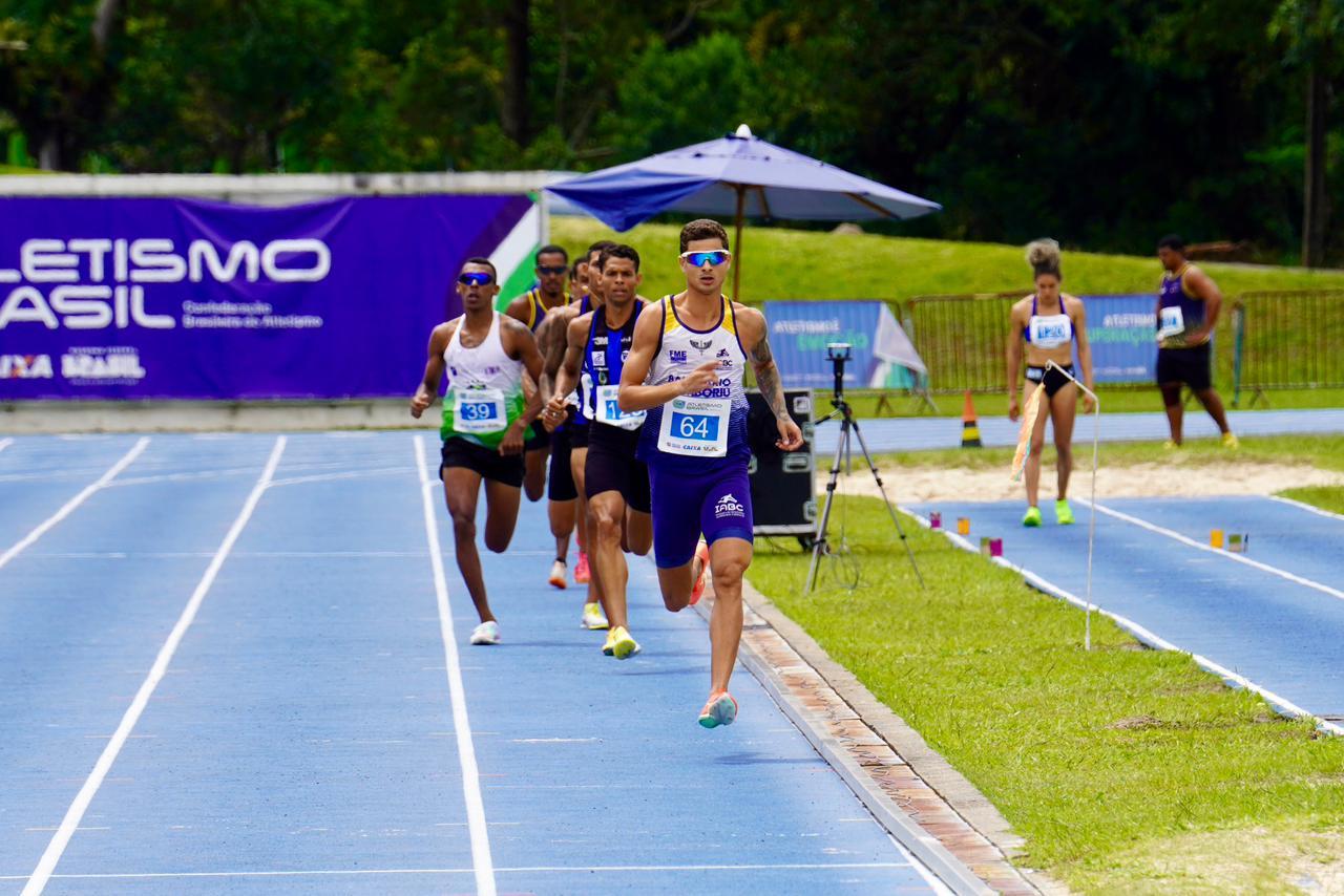 Atleta de Balneário Camboriú é convocado para integrar seleção brasileira no Campeonato Mundial de Atletismo Indoor