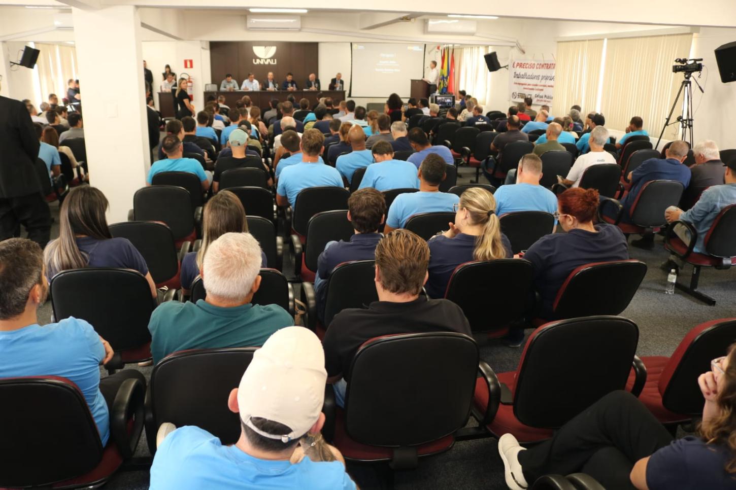 Celesc anuncia plano de investimento para ampliar subestações regionais