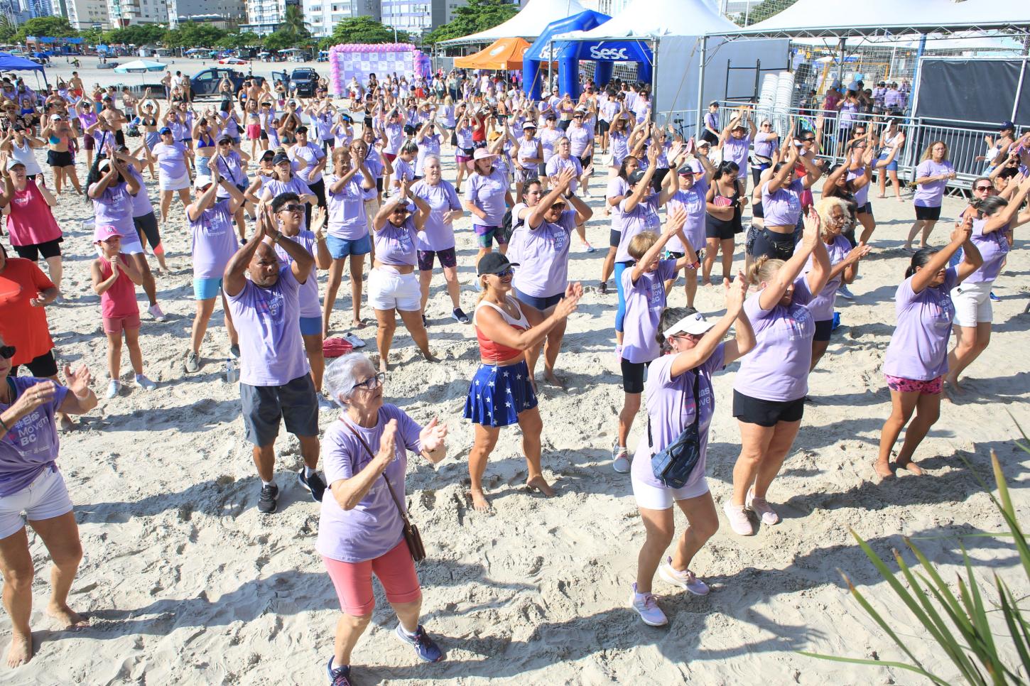 Evento #ElasMovemBC movimenta a Praia Central e celebra o empoderamento feminino
