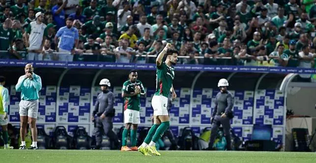 Flaco marca, Carlos Miguel pega pênalti e coloca Palmeiras em vantagem na final do Paulistão