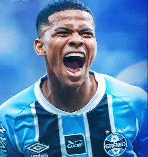 Grêmio 3 x 0 Internacional - Tricolor aproveita expulsão e encaminha título gaúcho