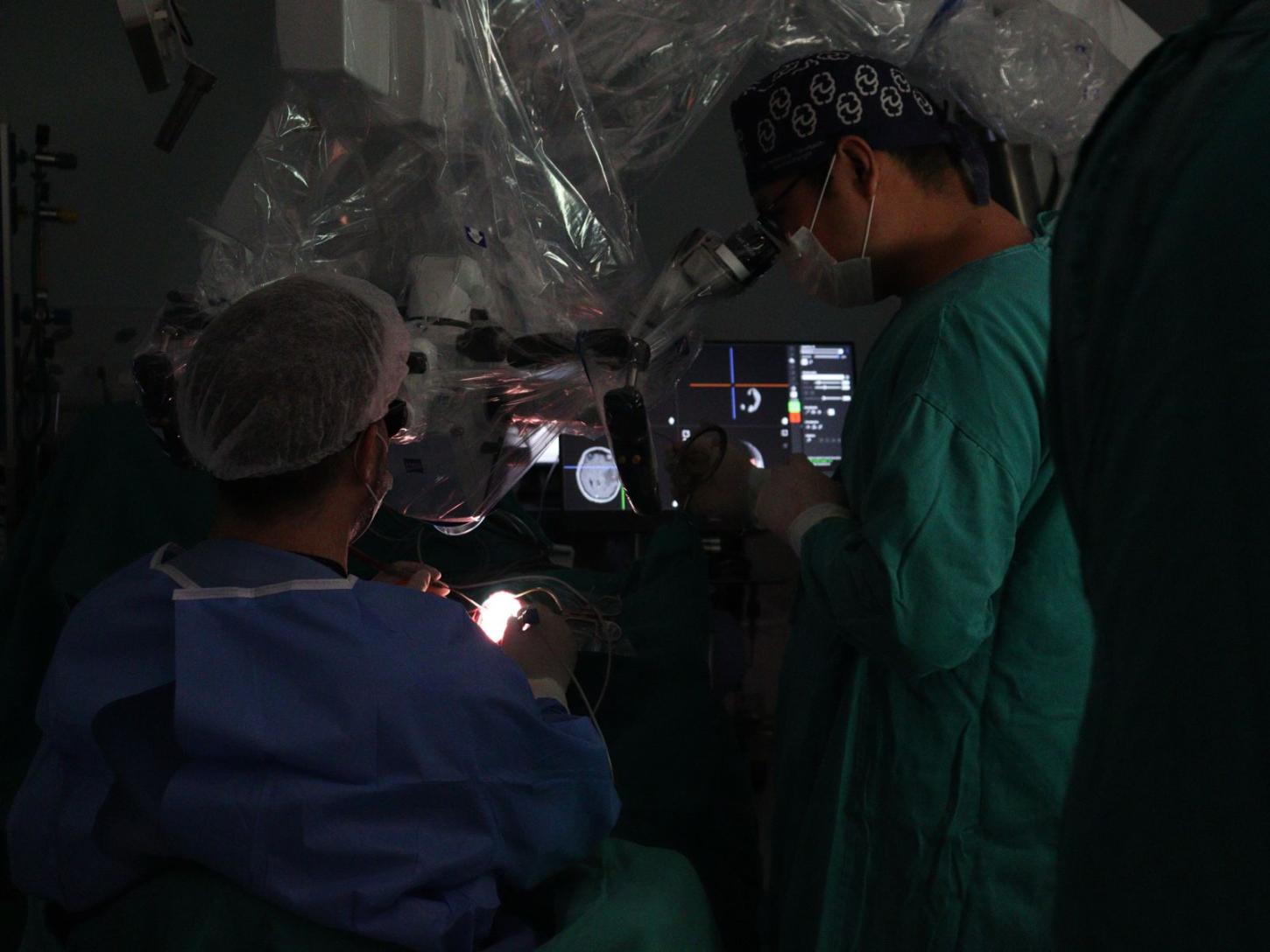 Hospital da Unimed Litoral em Balneário Camboriú incorpora tecnologia avançada em neurocirurgias