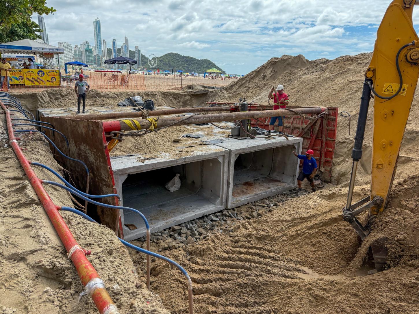 Macrodrenagem: instalação das aduelas na altura da Rua 1001 é iniciada