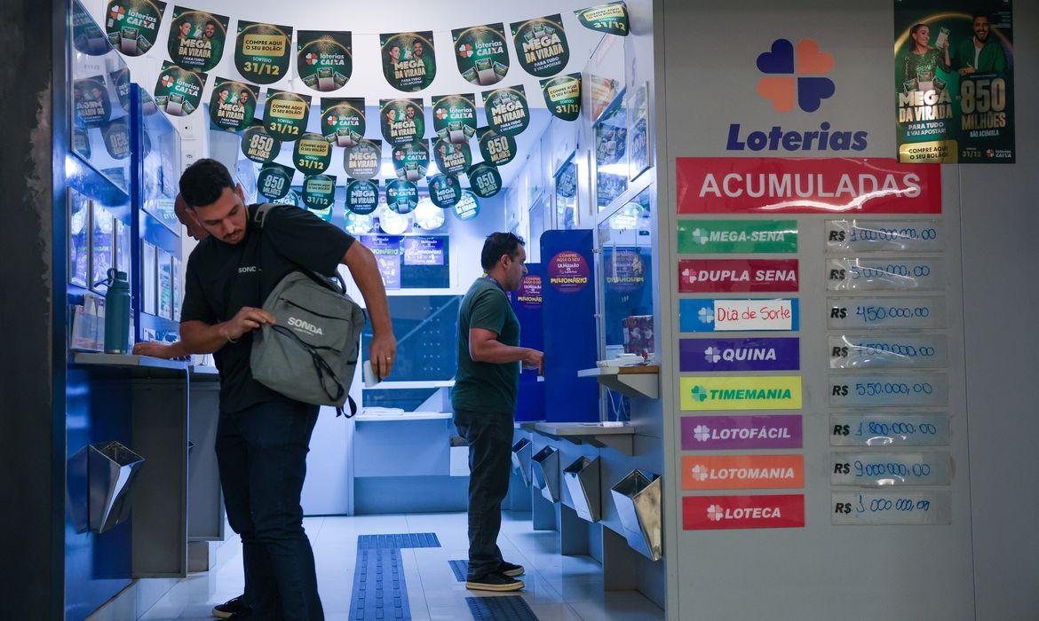 Mega-Sena acumula e prêmio principal vai para R$ 50 milhões