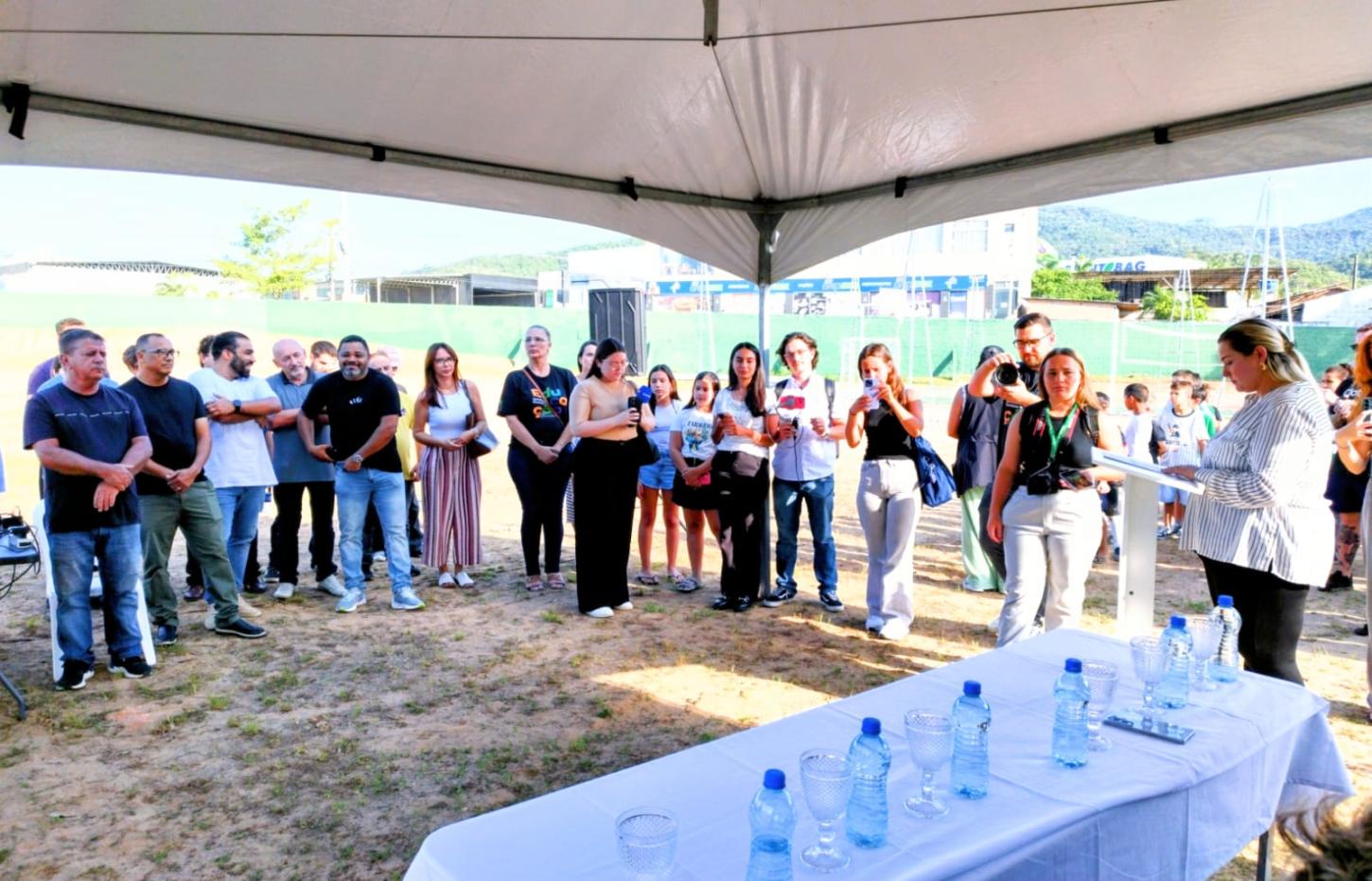 Nova quadra esportiva é inaugurada em escola municipal de Camboriú por meio de compensação urbanística
