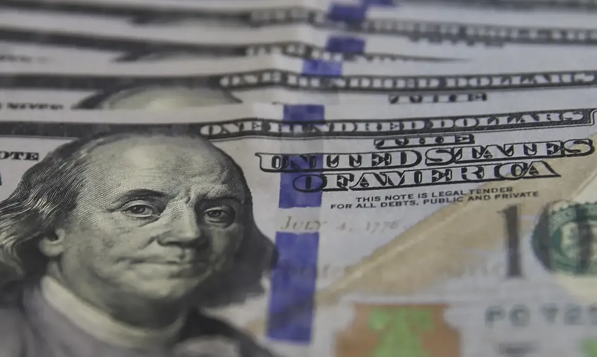 Oriente Médio: dólar sobe para R$ 5,25 com retorno das tensões