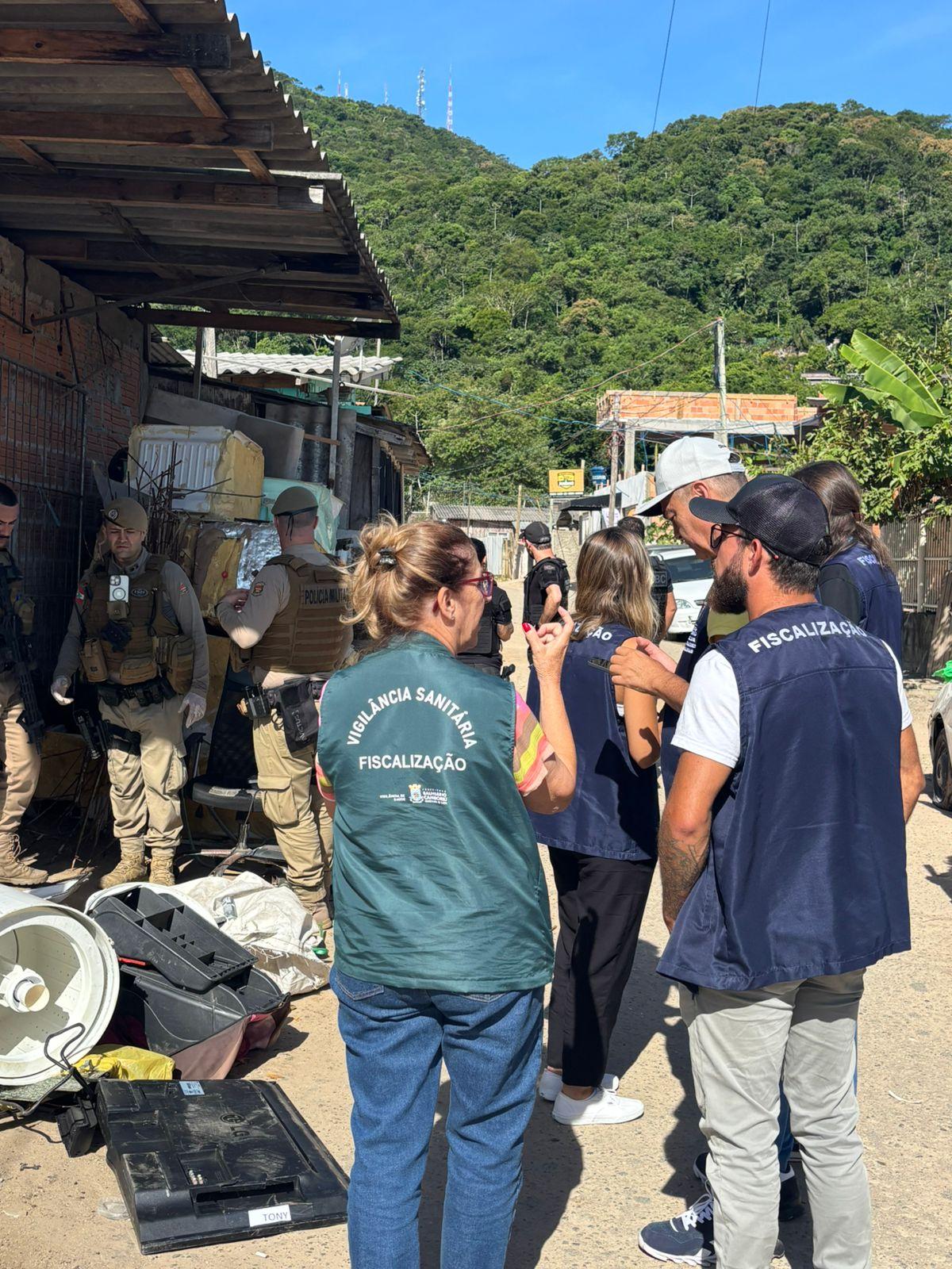 Polícia Militar intensifica a fiscalização em estabelecimentos que comercializam materiais recicláveis, ferros-velhos e sucatas