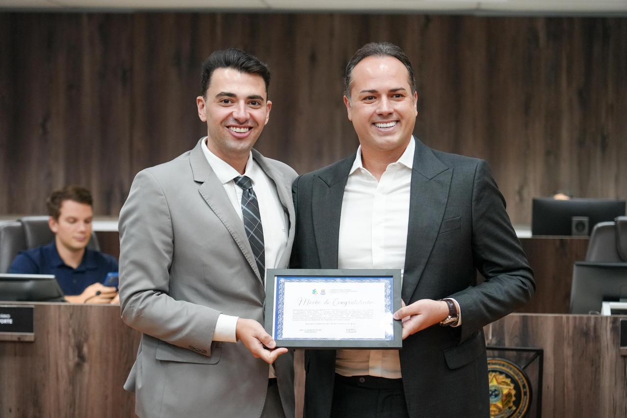 Tiago Machado recebe moção na Câmara de Balneário Camboriú por atuação no empreendedorismo