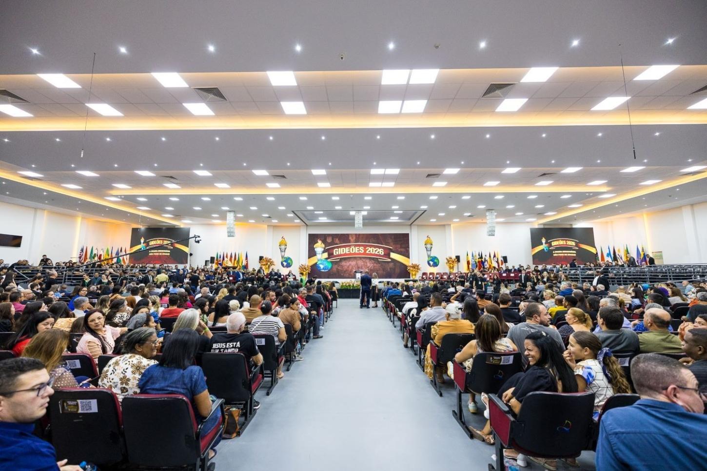 Abertura da 41ª edição do Congresso dos Gideões reúne multidão e reafirma força missionária em Camboriú