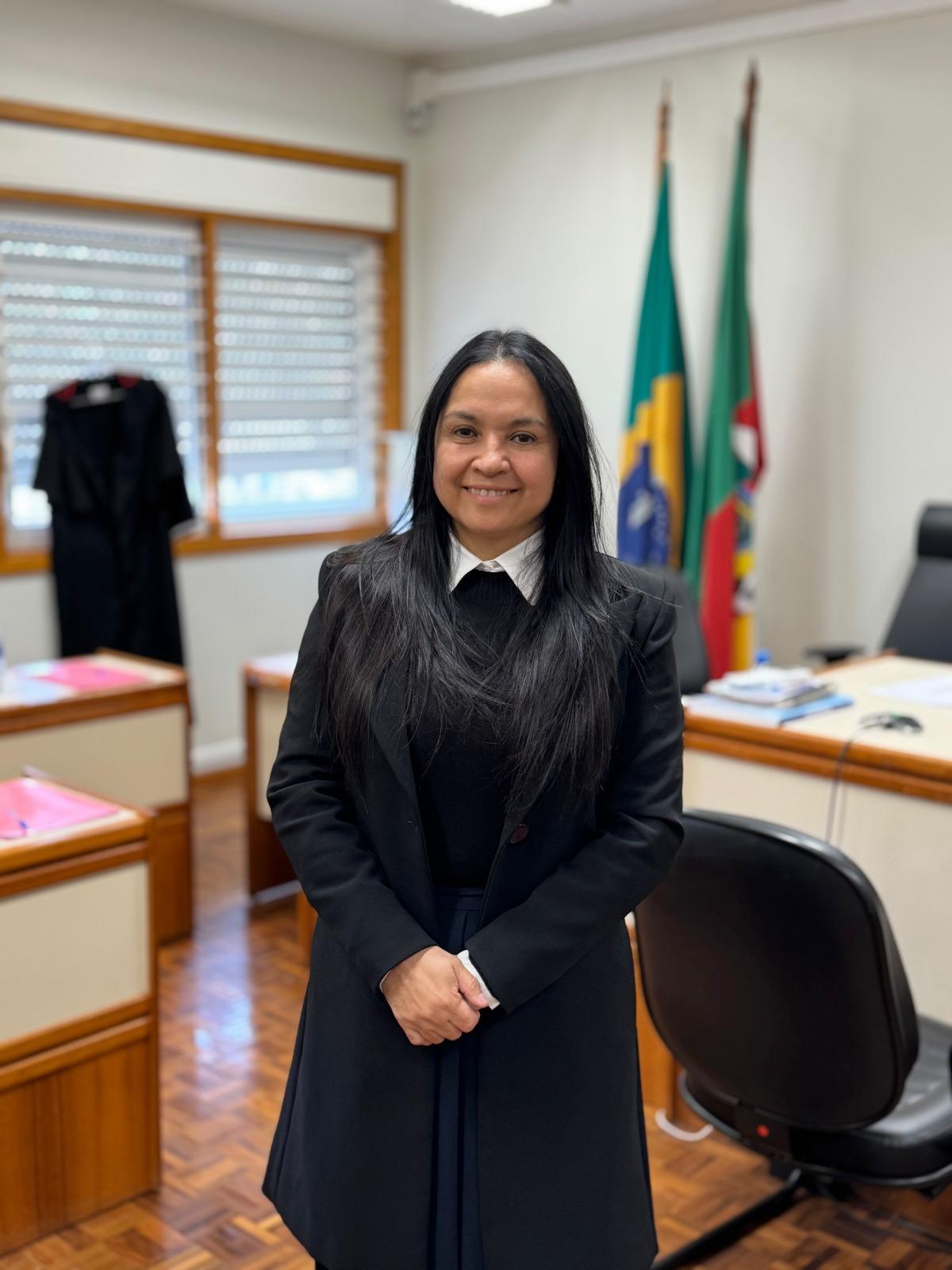 Advogada criminalista com atuação nacional, Dra. Maria Odila lança em Itajaí, obra impactante baseada em sua própria vivência no cárcere.