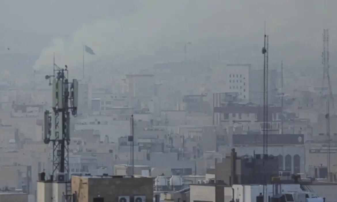 Aeronave dos EUA é abatida sobre Irã e piloto está desaparecido