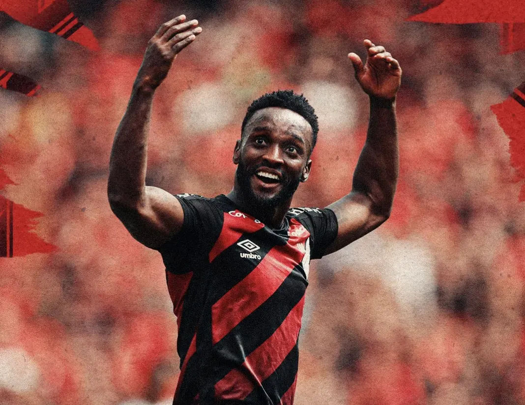 Athletico-PR brilha no 2º tempo, vence a Chapecoense e entra no G-5 