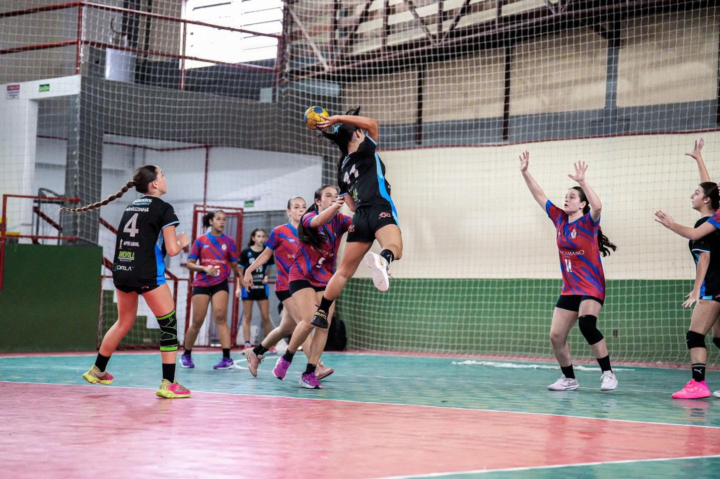 Balneário Camboriú estreia com bons resultados na Liga Santa Catarina de Handebol