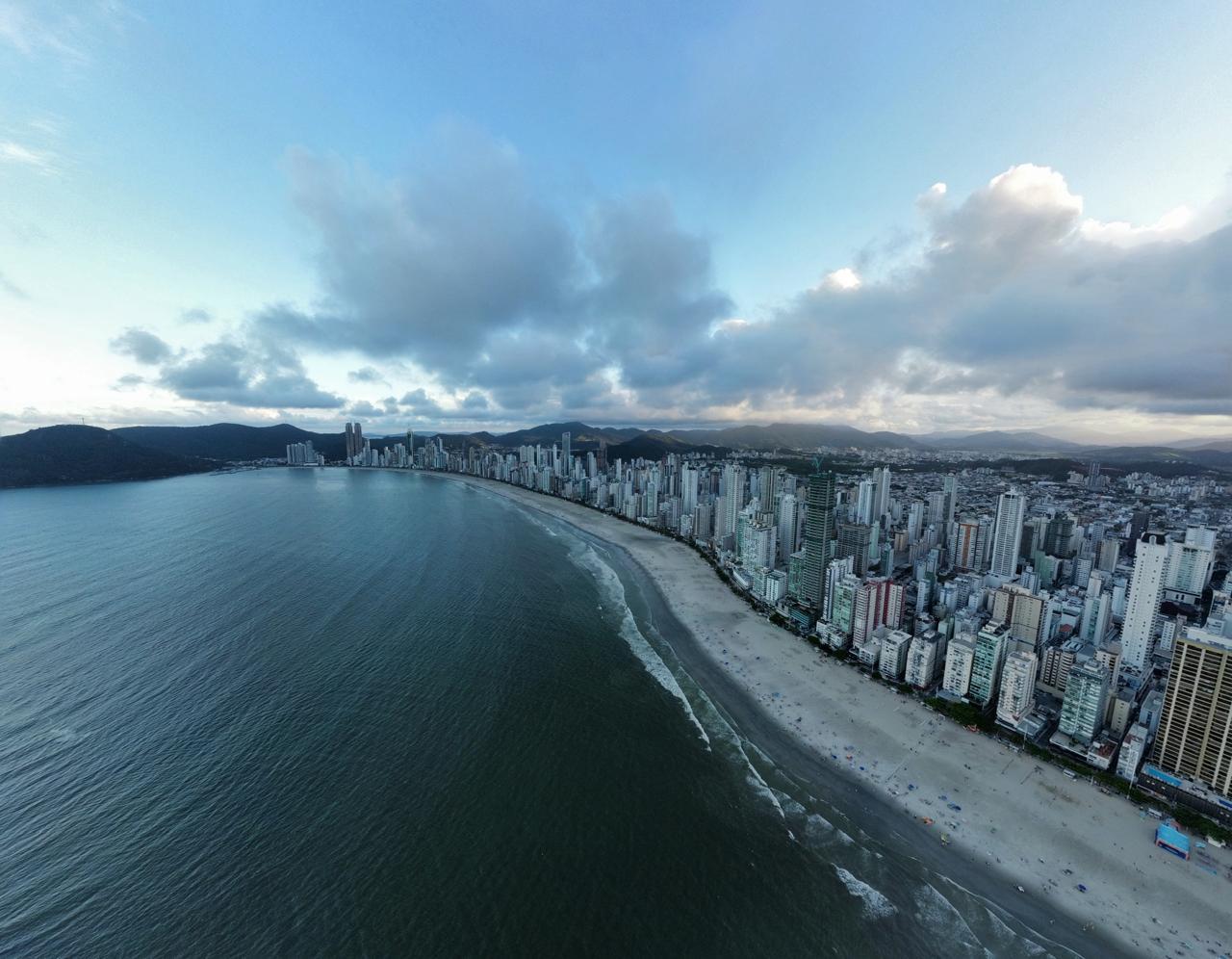 Balneário Camboriú projeta 76,8% de ocupação hoteleira no feriadão do Dia do Trabalhador