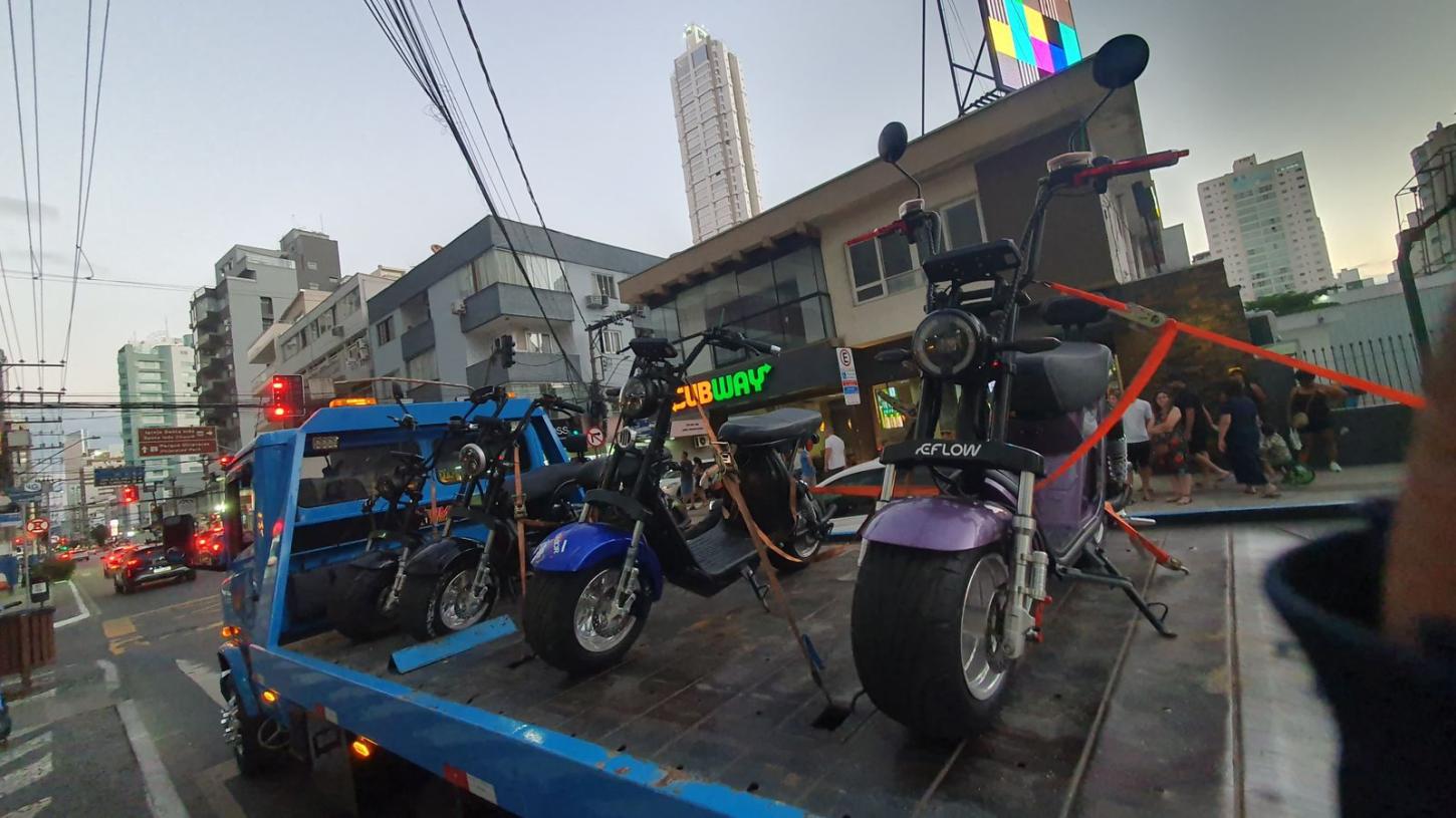 BC Trânsito intensifica fiscalização e coíbe irregularidades com ciclomotores e autopropelidos durante feriadão