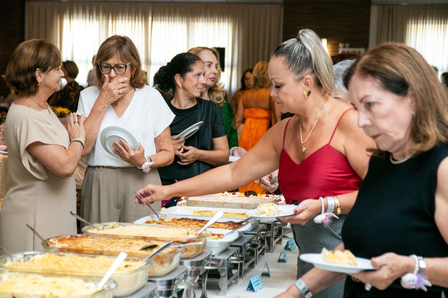 Café de Páscoa da AMT lota Clube Atiradores e reforça tradição solidária em Itajaí