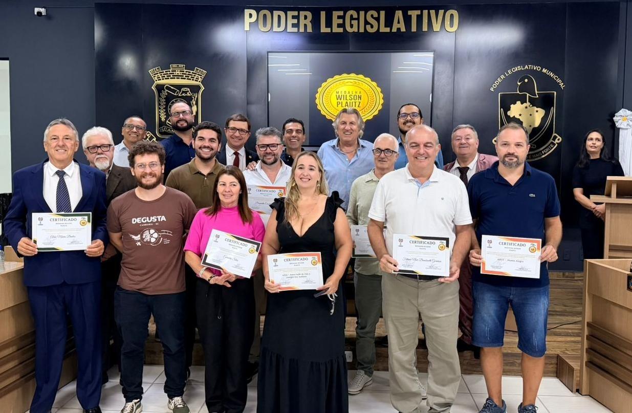 Camboriú realiza entrega da Medalha Wilson Plautz e homenageia destaques da cidade