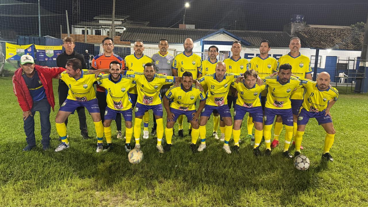 Campeonato Municipal de Futebol Veterano Série A segue com disputas intensas em Balneário Camboriú 