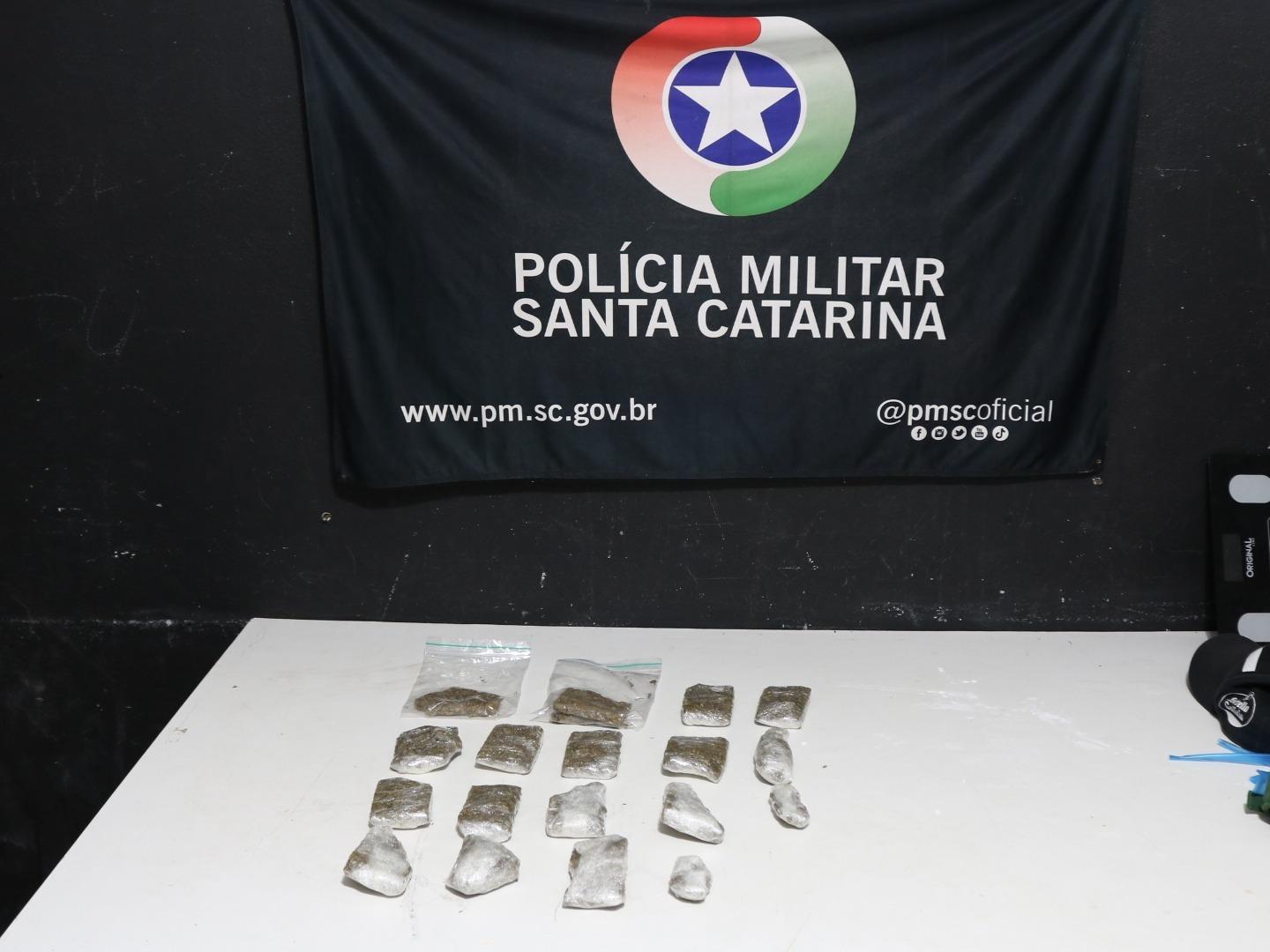 Casal é preso por tráfico de drogas