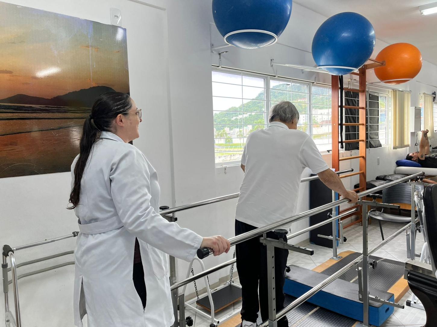 Dia da Pessoa Amputada: Centro de Fisioterapia oferece reabilitação e atendimento humanizado em Balneário Camboriú
