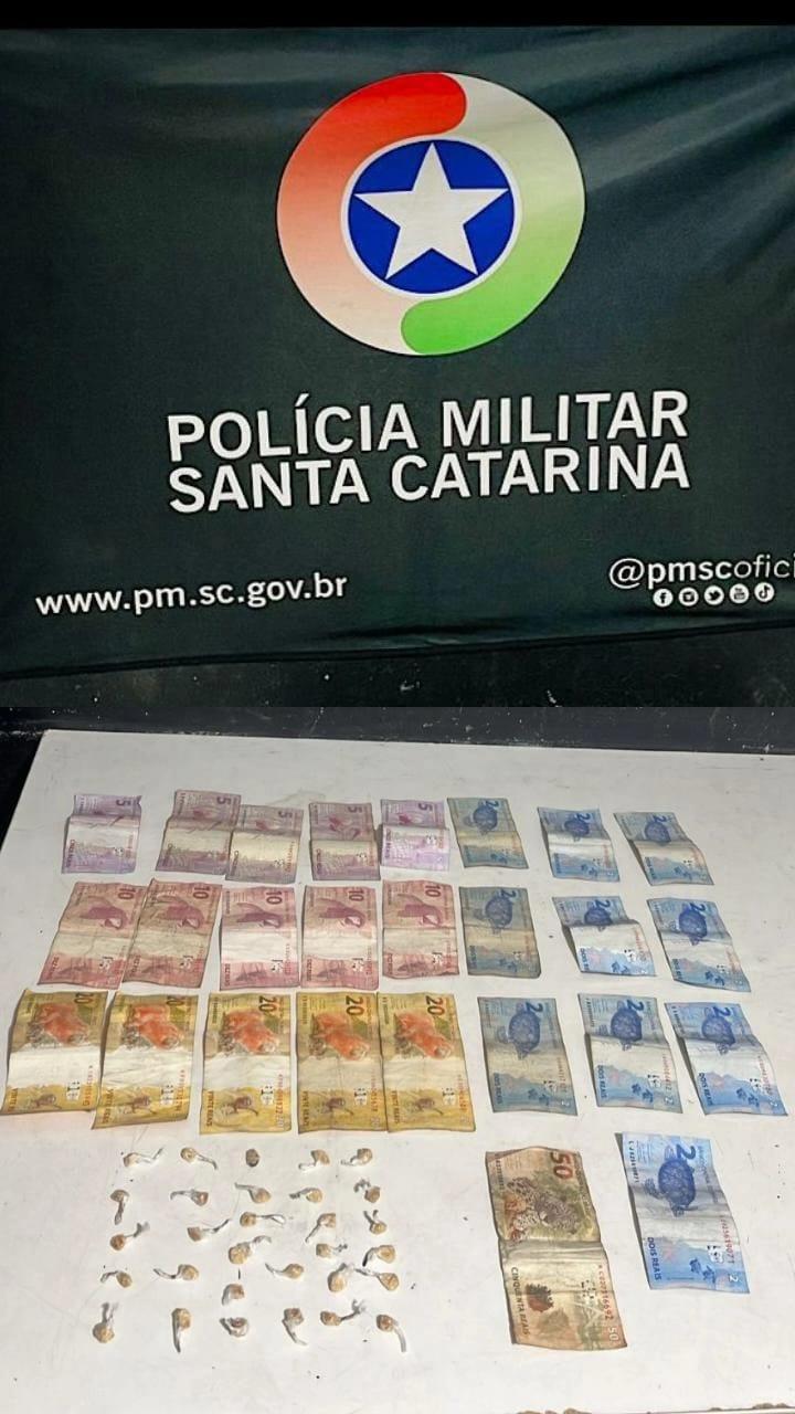 Dois homens e uma mulher detidos pela Policia Militar suspeitos de tráfico de drogas