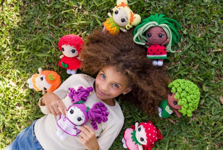 Encontro ao ar livre convida o público a relaxar, criar e celebrar o Dia do Amigurumi