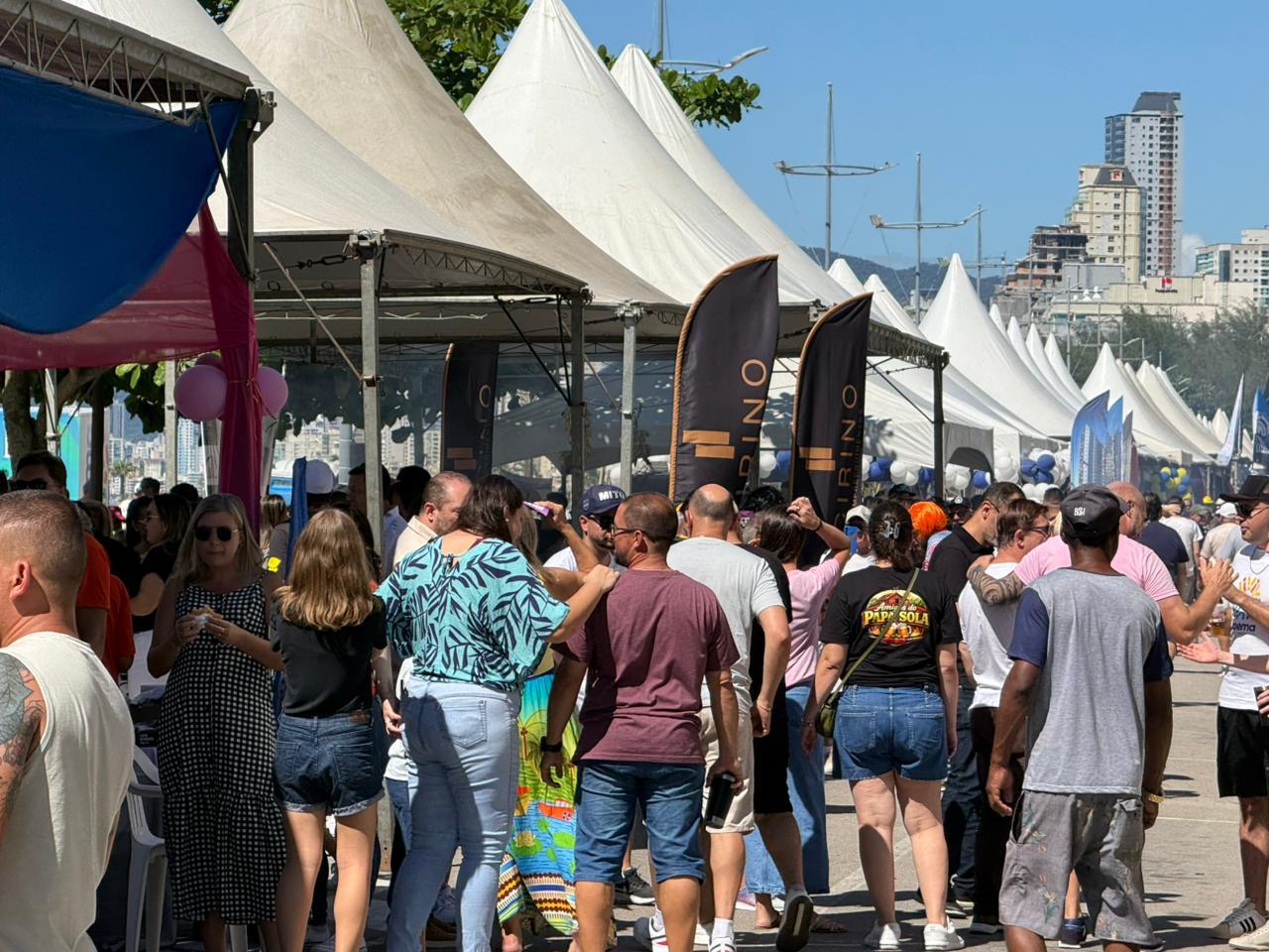 Encontro de Amigos movimenta a orla nas comemorações dos 64 anos de Itapema