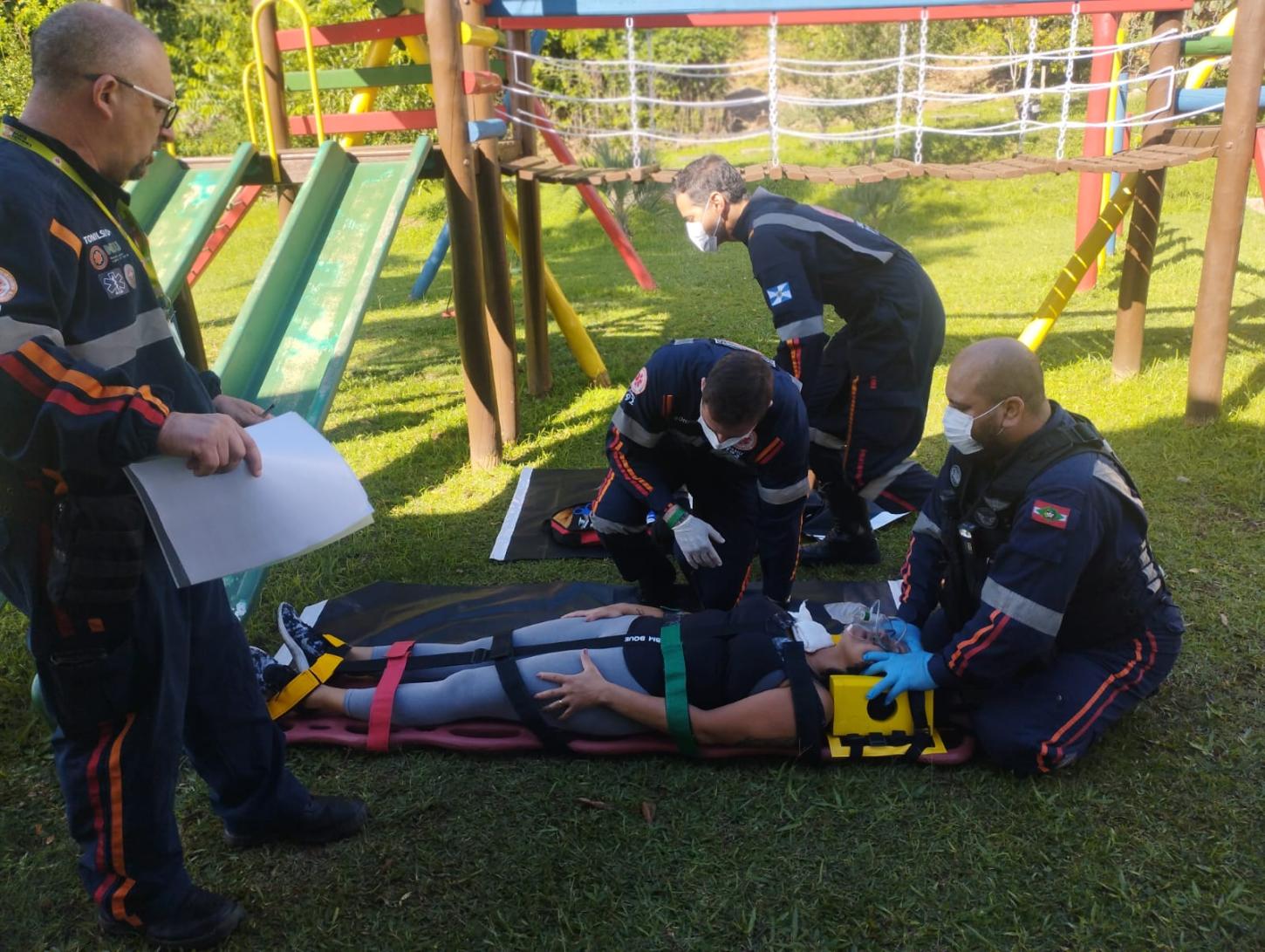 Equipe do SAMU de Balneário Camboriú participa de capacitação em emergências traumáticas