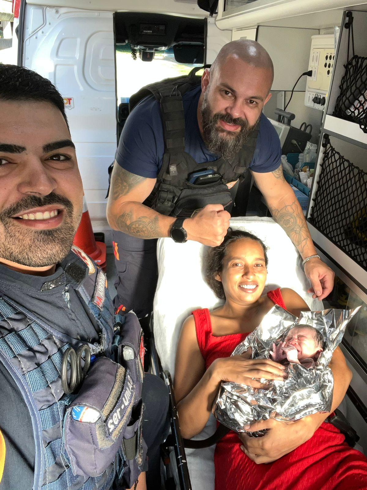 Equipe do SAMU realiza parto de emergência no bairro Morretes