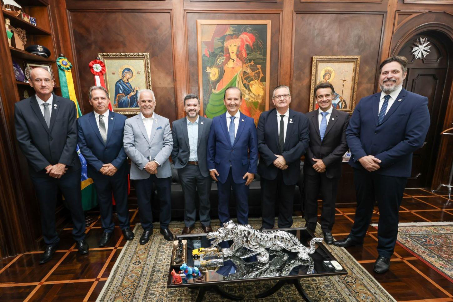 Governador Jorginho Mello dá posse a novos membros do primeiro escalão