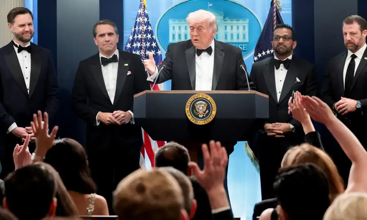 Homem atira durante jantar de Trump com correspondentes em Washington