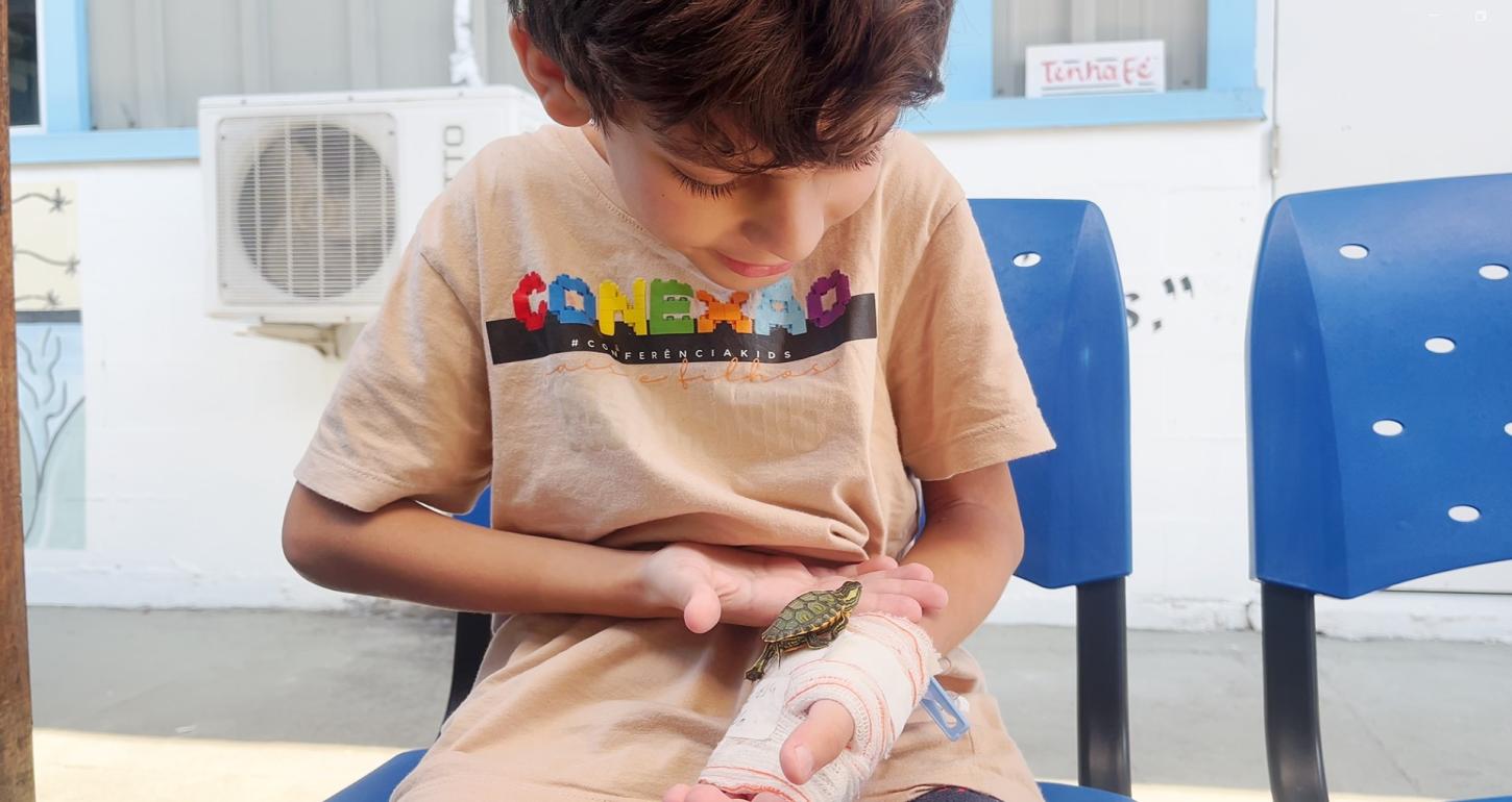 Hospital Regional Ruth Cardoso promove reencontro entre paciente e animal de estimação em Balneário Camboriú