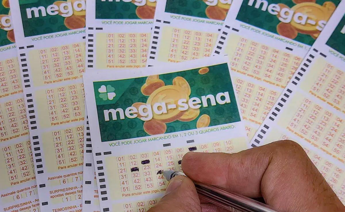 Mega-Sena: prêmio acumula e vai a R$ 115 milhões