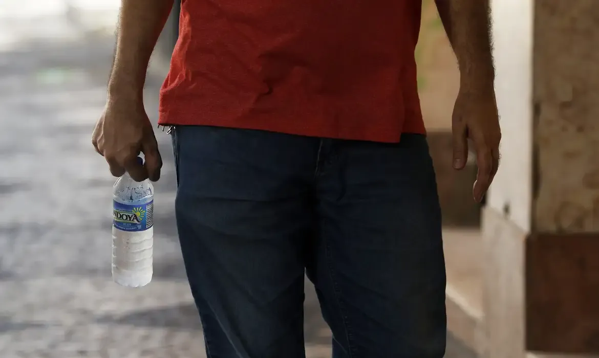 Onda de calor atingirá 4 estados, inclusive Santa Catarina; Inmet alerta para riscos à saúde