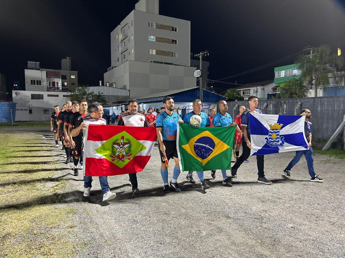 Partida entre Flamengo Sênior e Real Madrid dá início ao Campeonato de Futebol Veterano Série A de Balneário Camboriú 