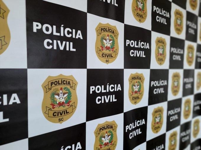Polícia Civil prende suspeita de integrar associação criminosa voltada ao 