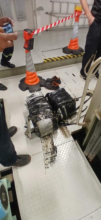 Polícia Federal atua contra o tráfico internacional de drogas no Porto de Itapoá/SC