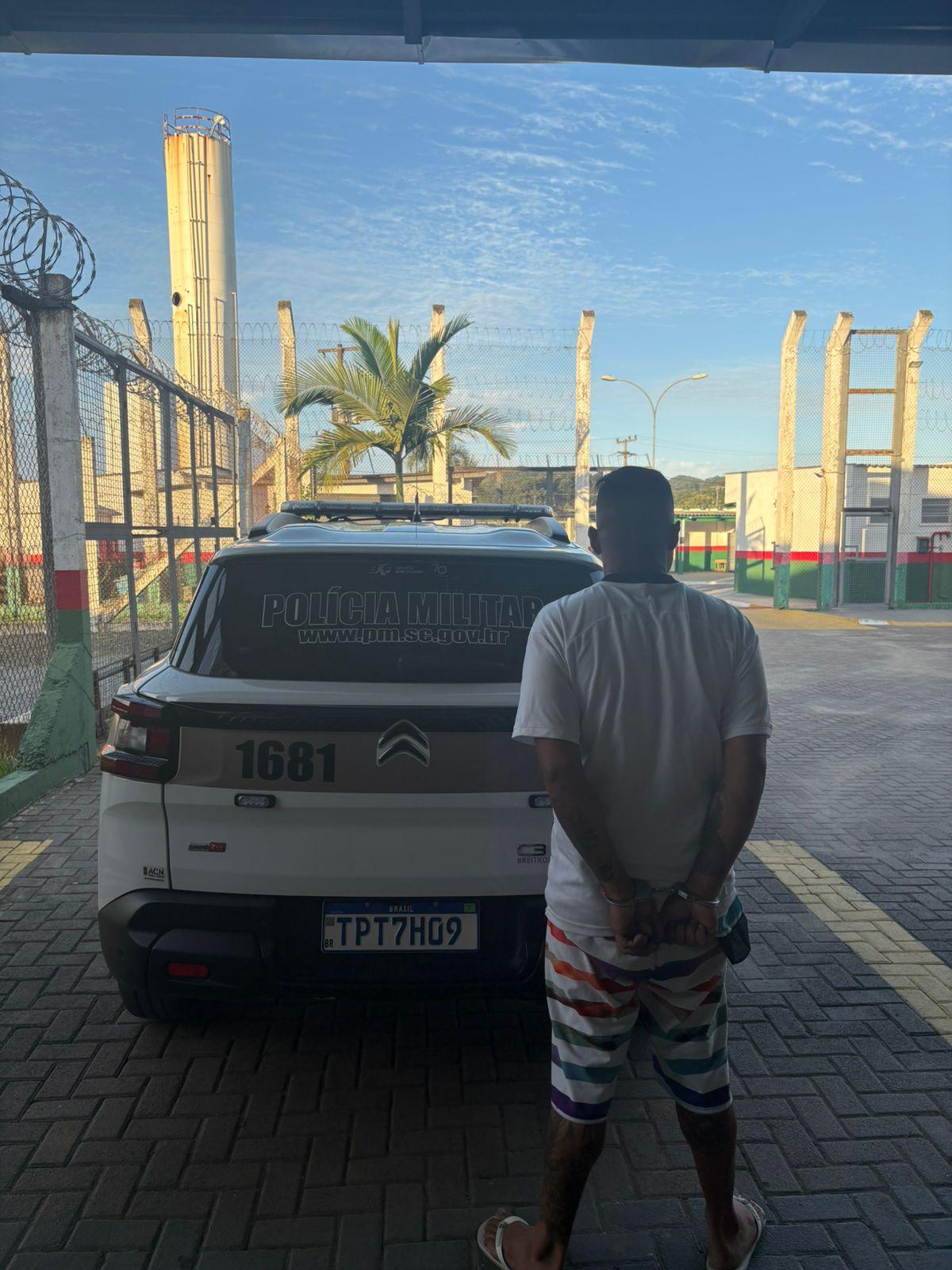 Polícia Militar cumpre mandado de prisão no bairro Cidade Nova